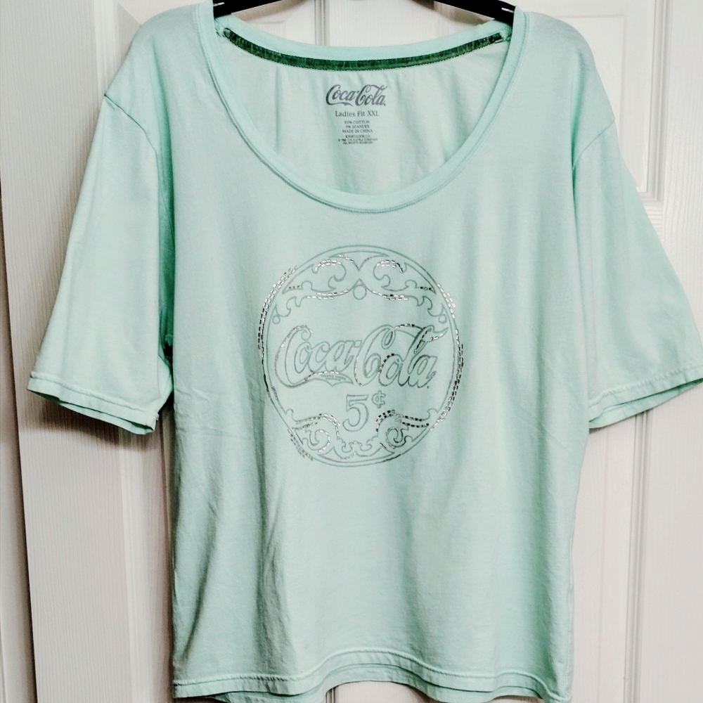 Coca Cola Women's Fit XXL Vintage Design Tee Shirt